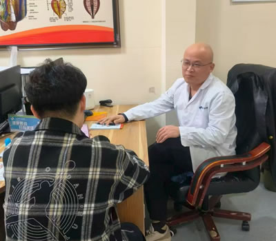新余市|男科医师高朋磊：守护男性健康，专业男科诊疗
